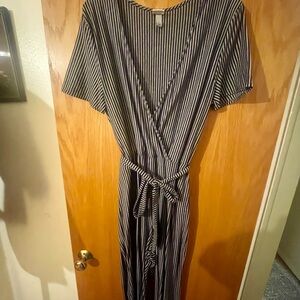 A New Day Black and White Faux Wrap Jumpsuit Casual V-Neck